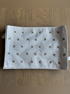Set of 6 Gray Gingham Bumblebee Placemats